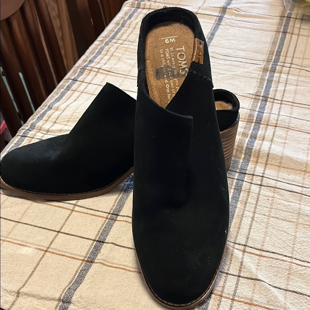 Toms Black Mules Comfortable Slip-On